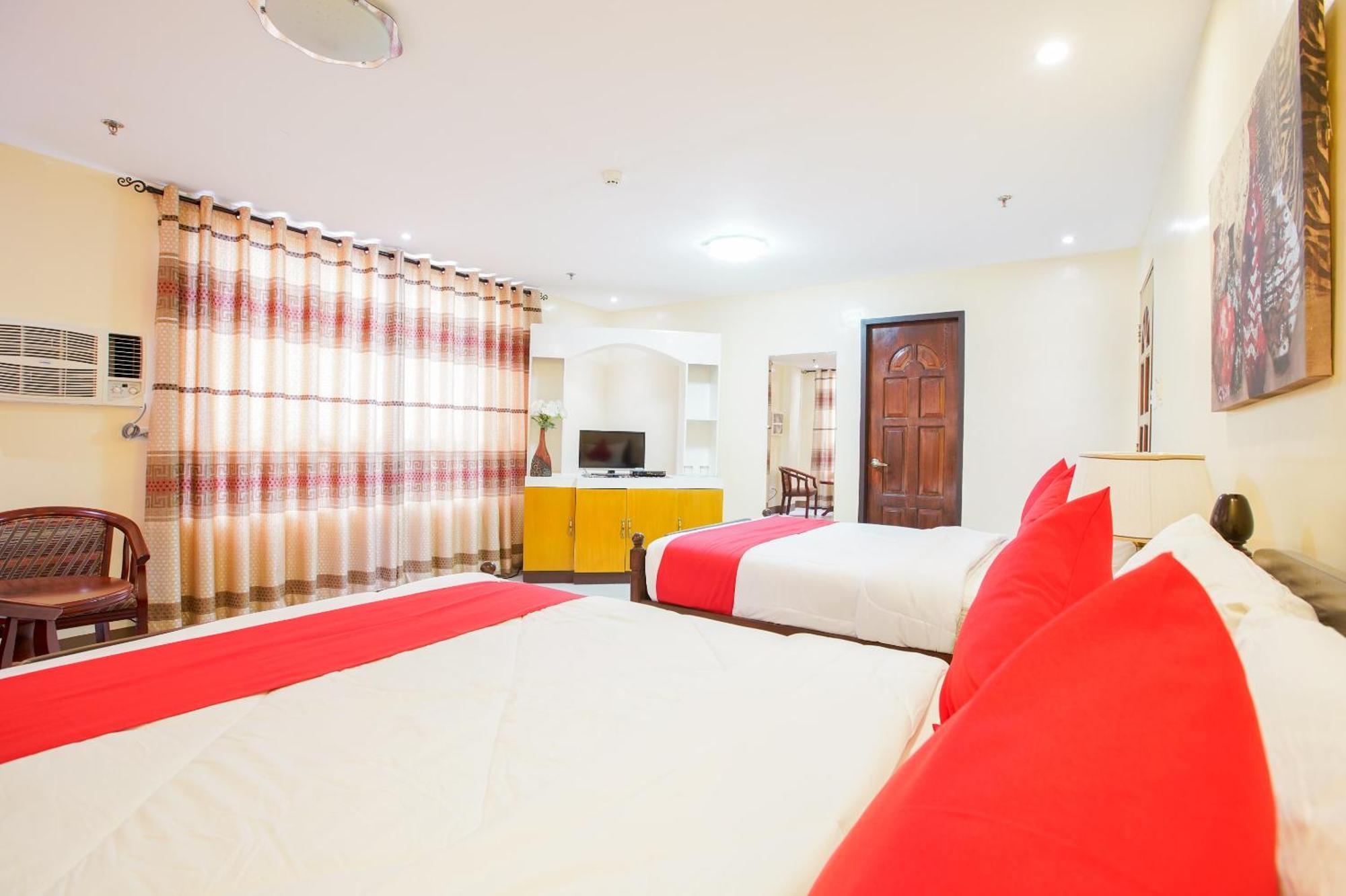 Oyo 236 Hotel Edmundo Pototan Luaran gambar