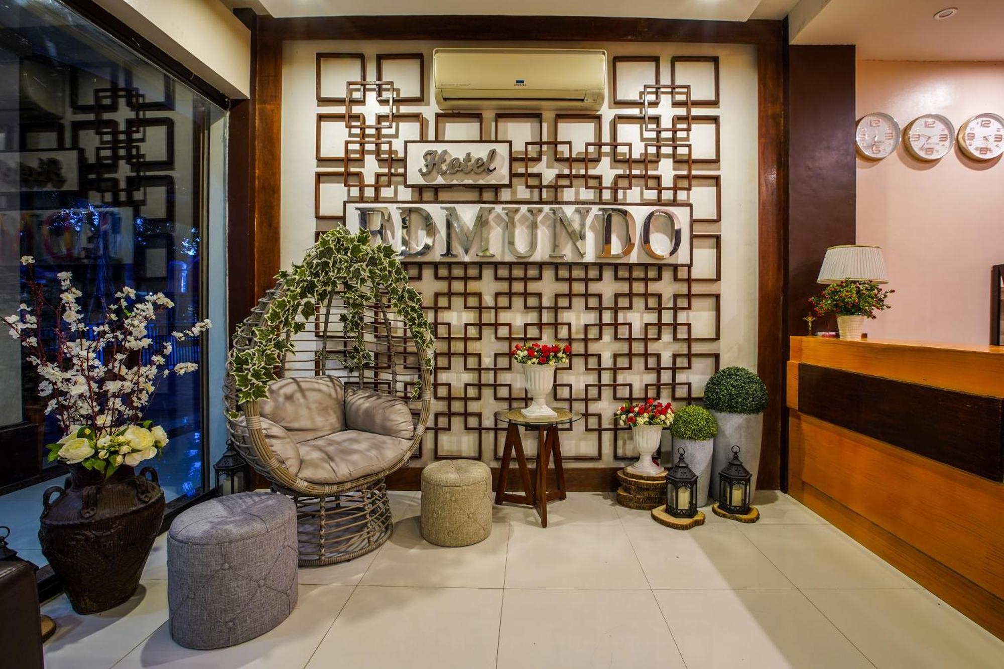 Oyo 236 Hotel Edmundo Pototan Luaran gambar