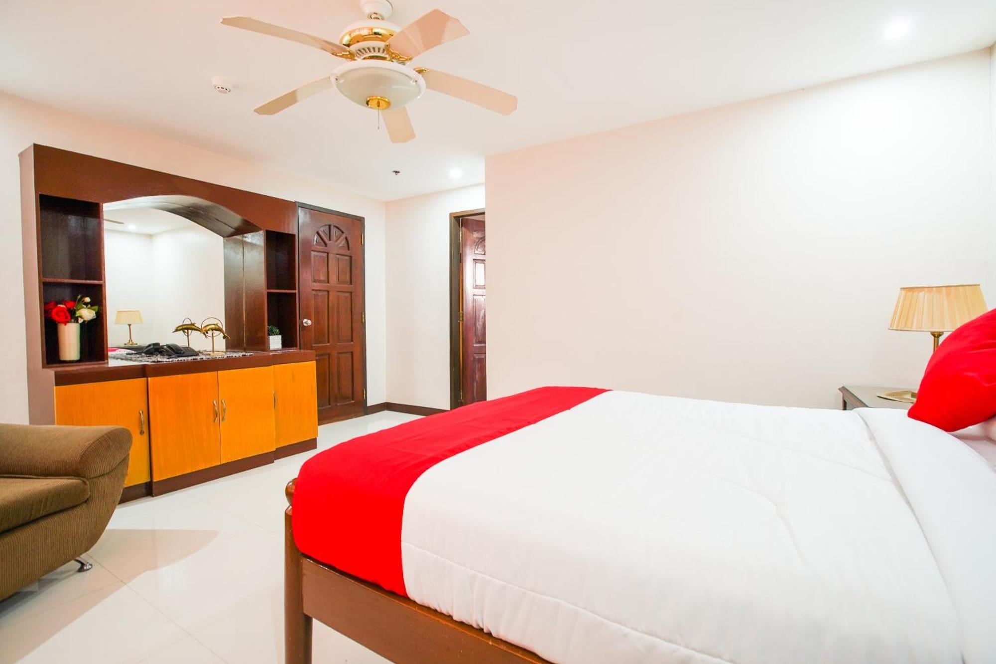 Oyo 236 Hotel Edmundo Pototan Luaran gambar