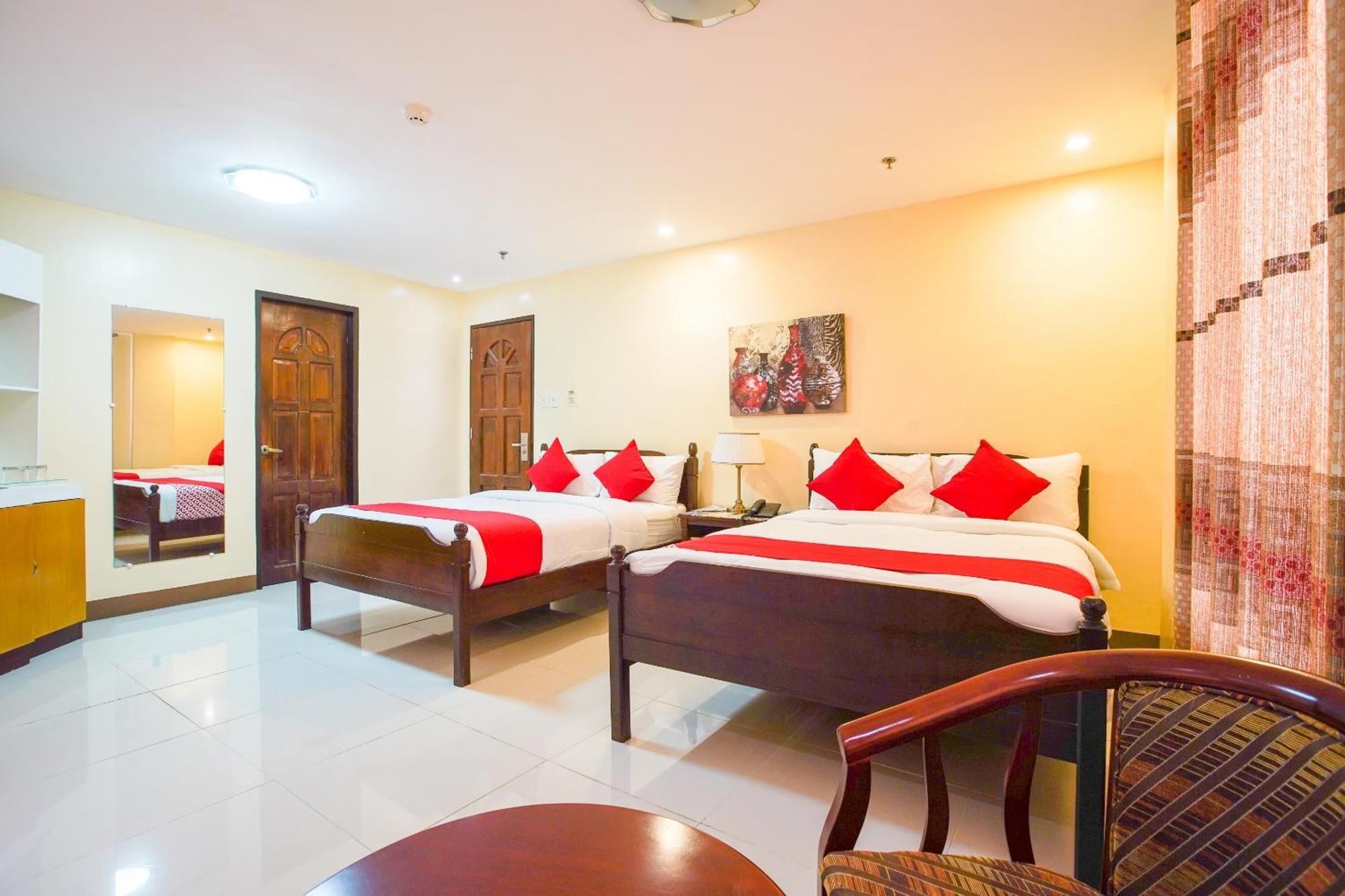 Oyo 236 Hotel Edmundo Pototan Luaran gambar
