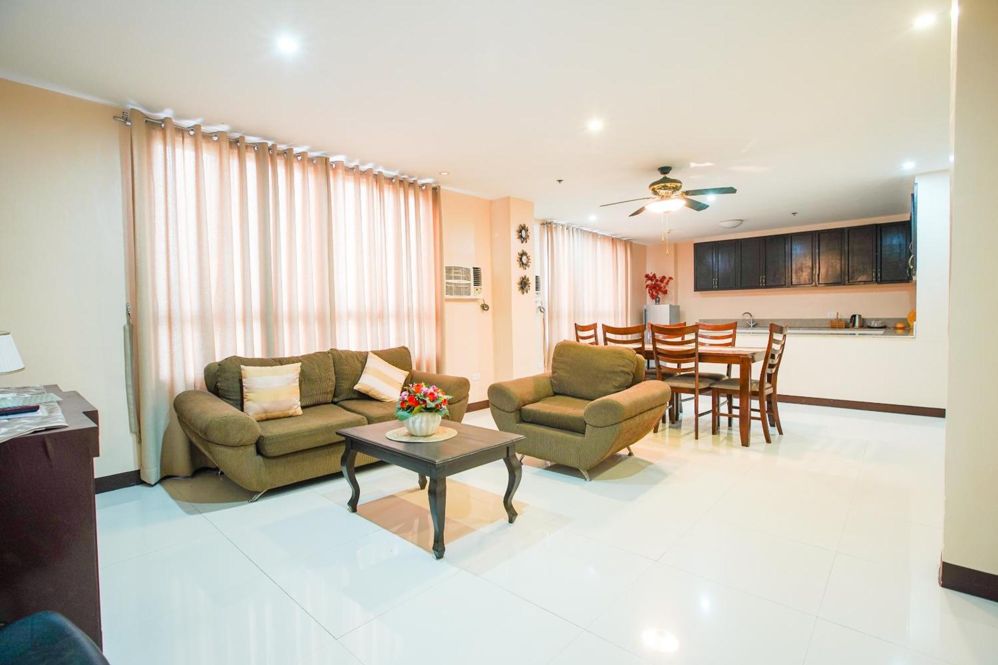 Oyo 236 Hotel Edmundo Pototan Luaran gambar